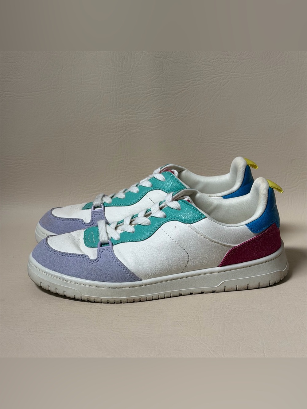 No Boundaries Multicolor Casual
Sneakers Court Lace Up Shoes Women's
Size 8